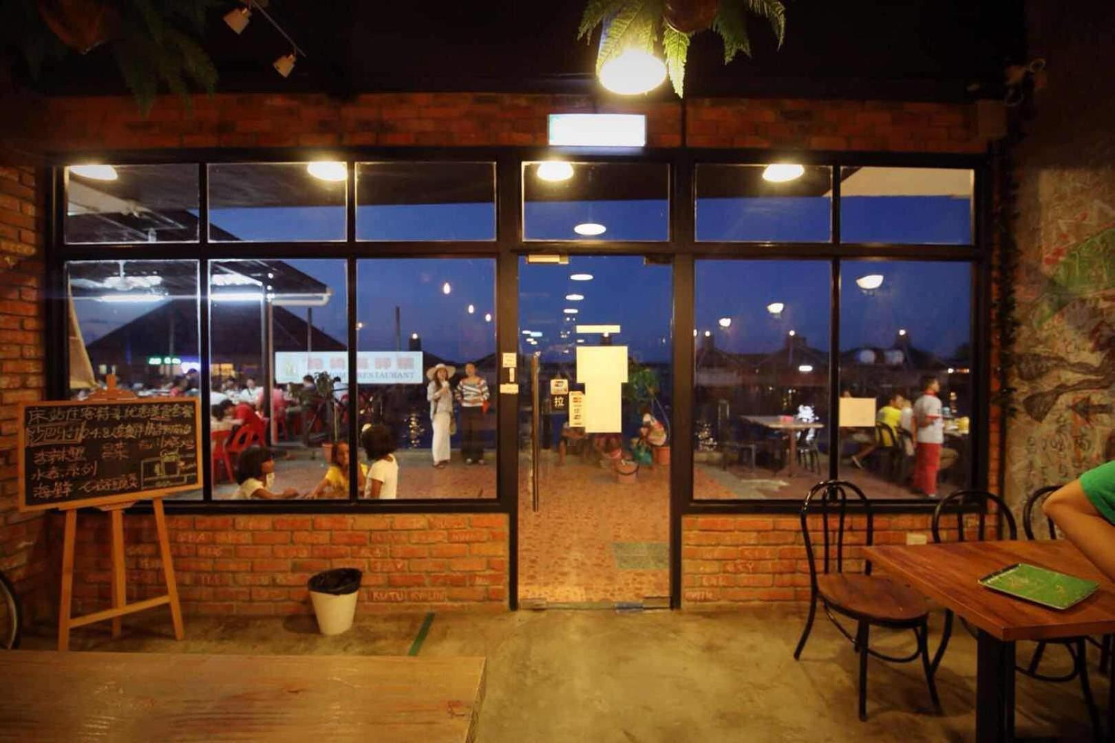 Hostel Cube Bed Station & Tours Sdn Bhd Semporna Exterior foto